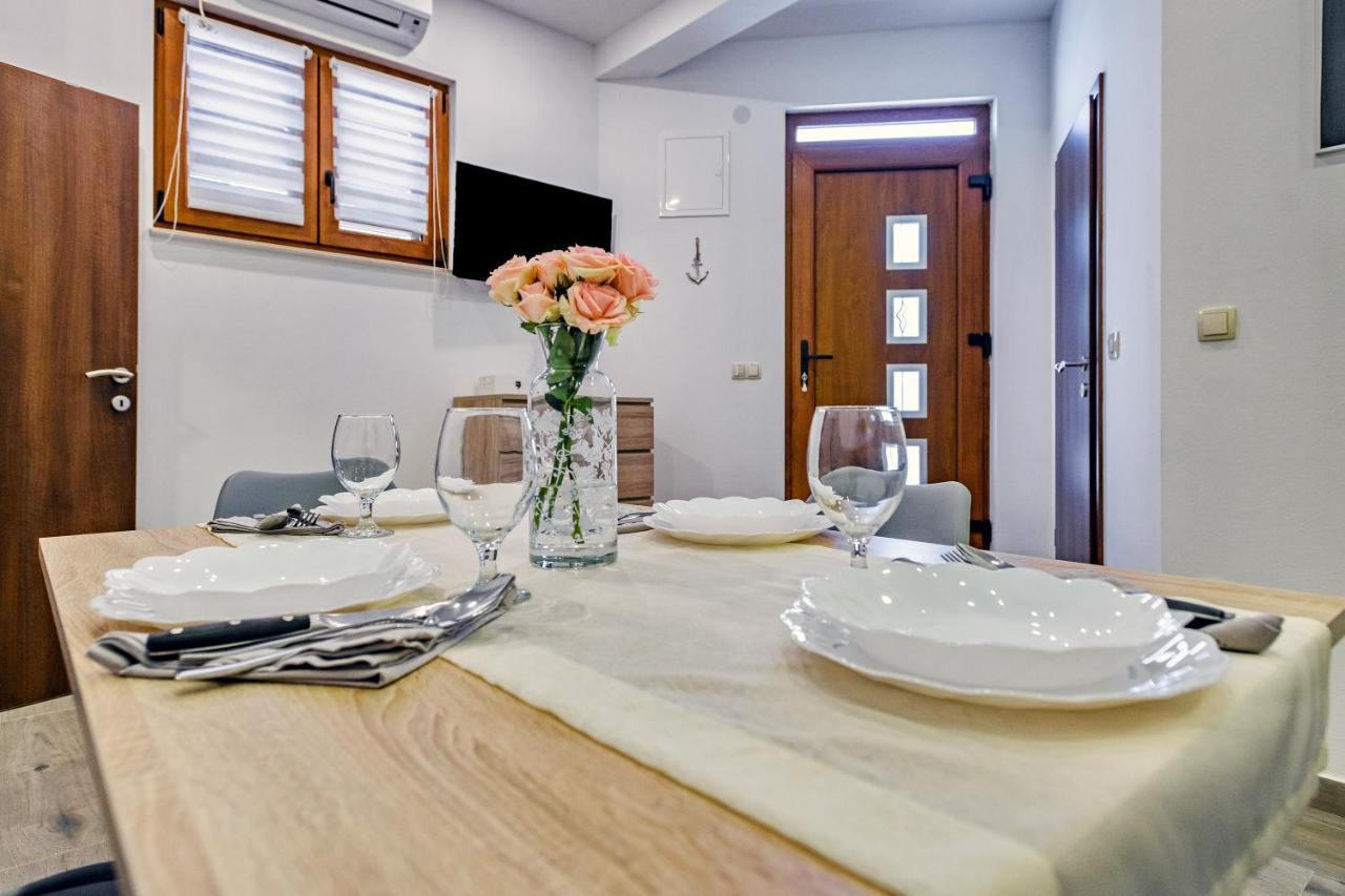 Apartment Modern On The - Mala Lamjana